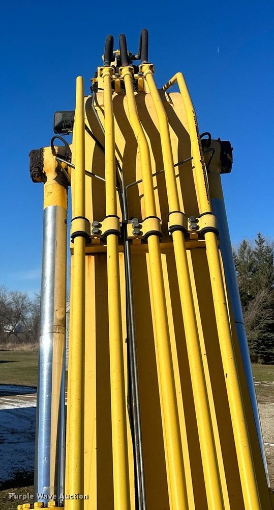 image for item LO9383 2004 Komatsu PC400LC-7L  excavator