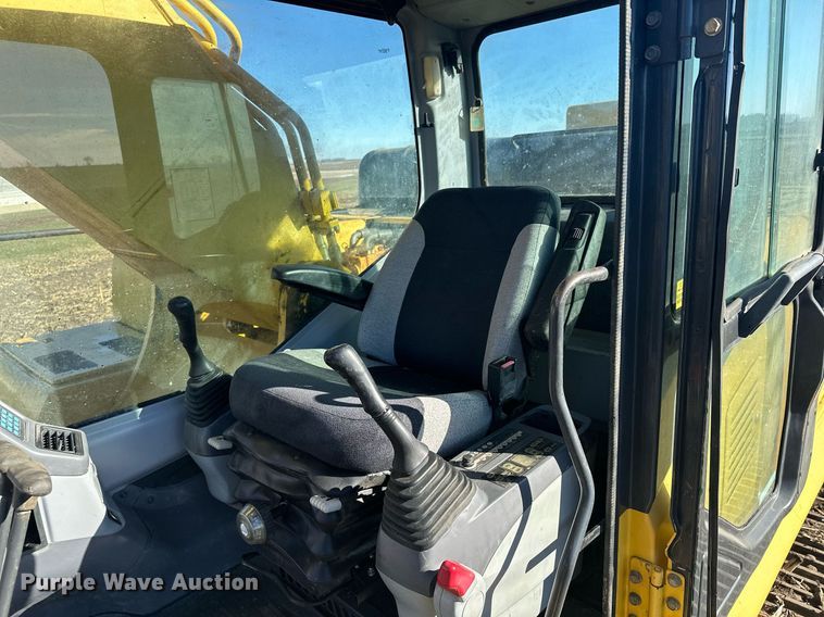 image for item LO9383 2004 Komatsu PC400LC-7L  excavator