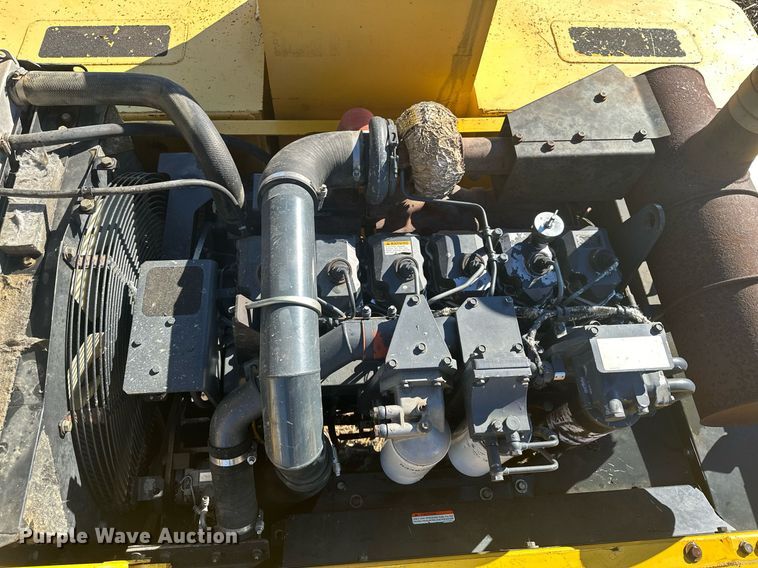 image for item LO9383 2004 Komatsu PC400LC-7L  excavator