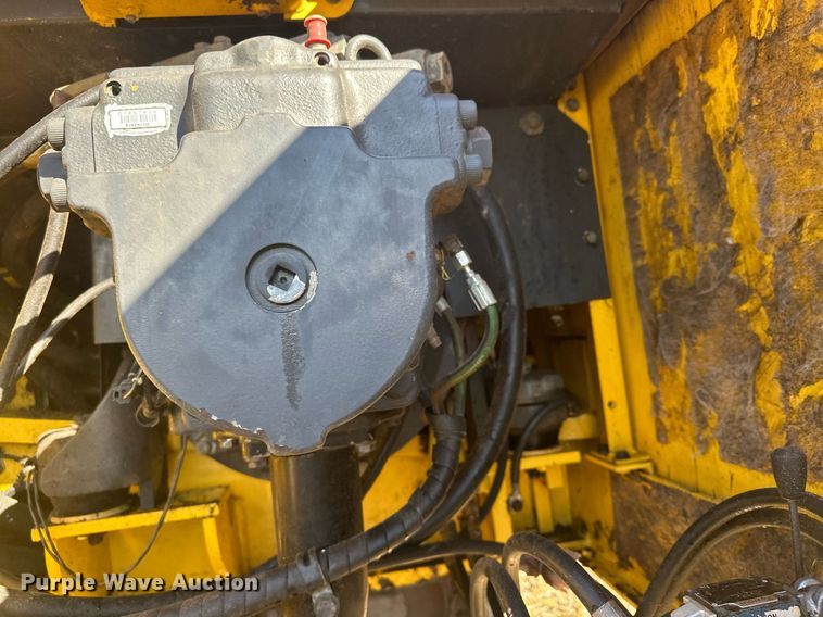 image for item LO9383 2004 Komatsu PC400LC-7L  excavator