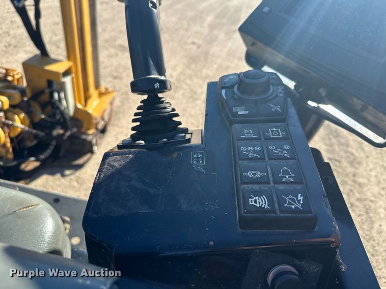 image for item LO9391 2019 Vermeer D24X40III  directional boring unit