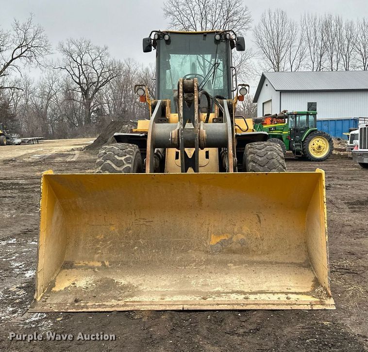 image for item LO9402 2010 John Deere 624K  wheel loader