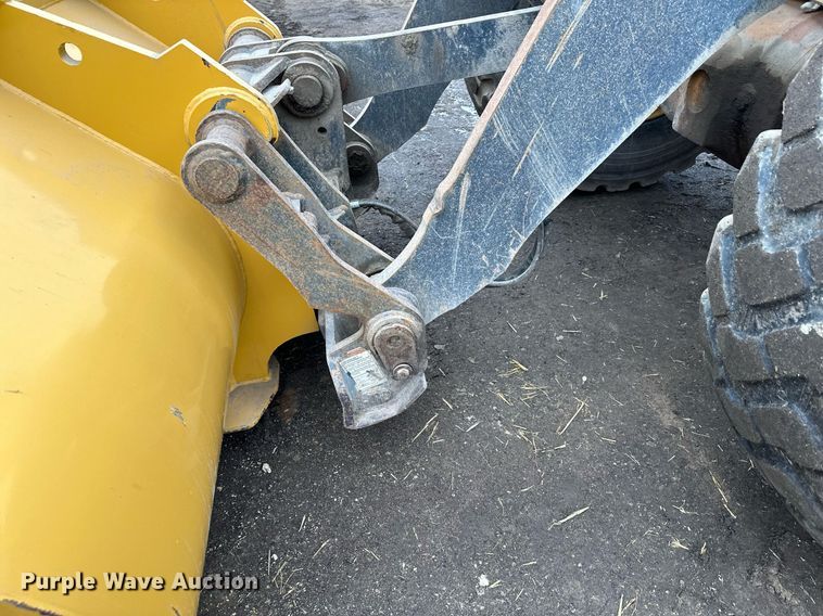 image for item LO9402 2010 John Deere 624K  wheel loader