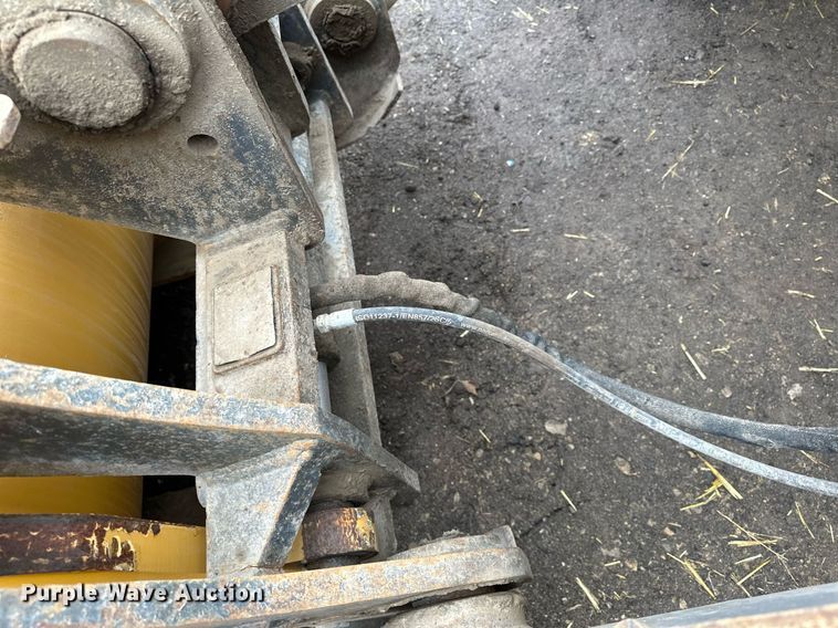 image for item LO9402 2010 John Deere 624K  wheel loader