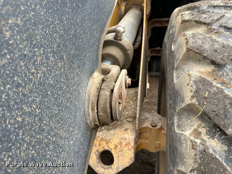 image for item LO9402 2010 John Deere 624K  wheel loader