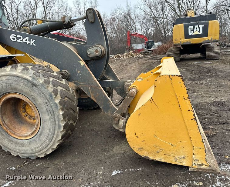 image for item LO9402 2010 John Deere 624K  wheel loader