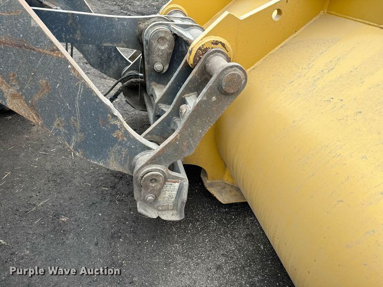 image for item LO9402 2010 John Deere 624K  wheel loader