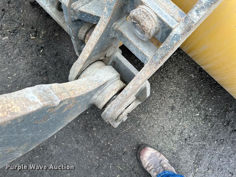 image for item LO9402 2010 John Deere 624K  wheel loader