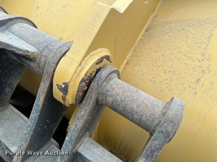 image for item LO9402 2010 John Deere 624K  wheel loader