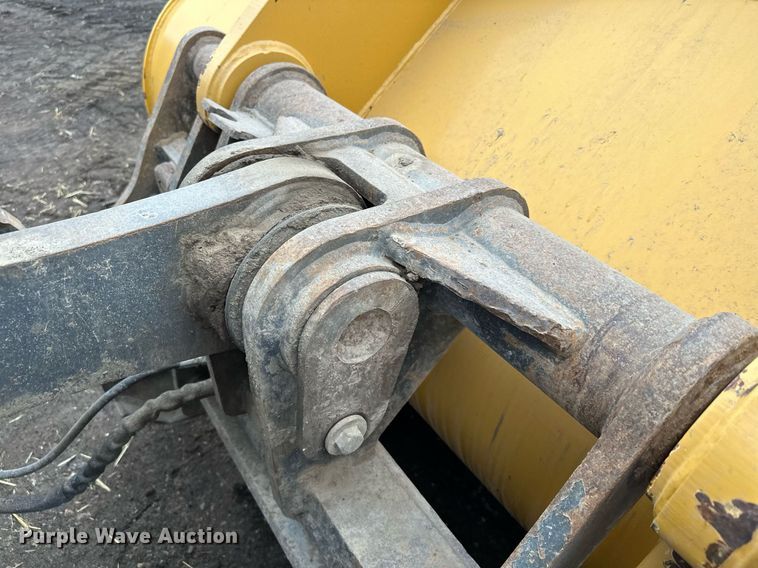 image for item LO9402 2010 John Deere 624K  wheel loader