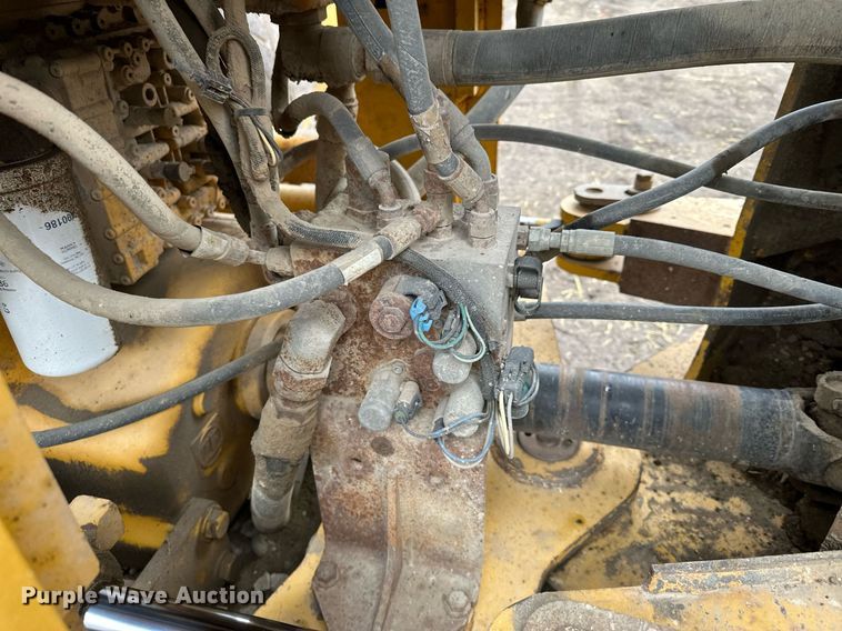 image for item LO9402 2010 John Deere 624K  wheel loader