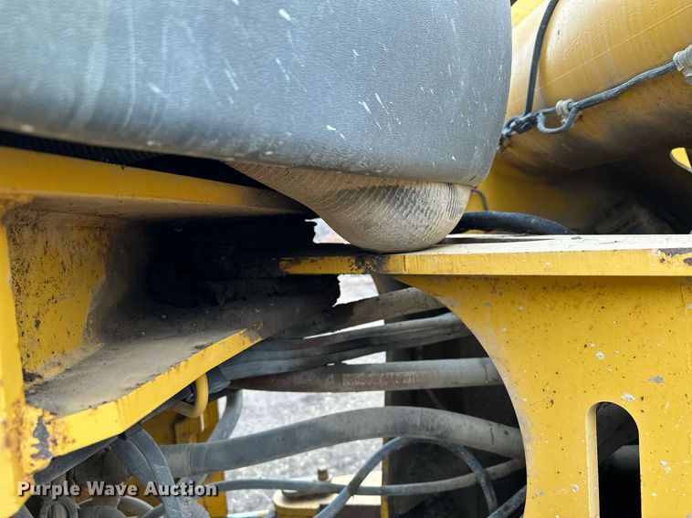 image for item LO9402 2010 John Deere 624K  wheel loader