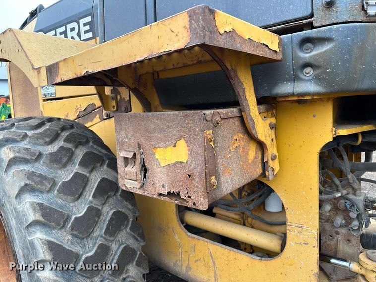 image for item LO9402 2010 John Deere 624K  wheel loader