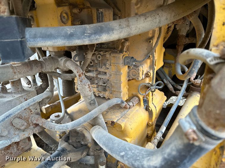 image for item LO9402 2010 John Deere 624K  wheel loader