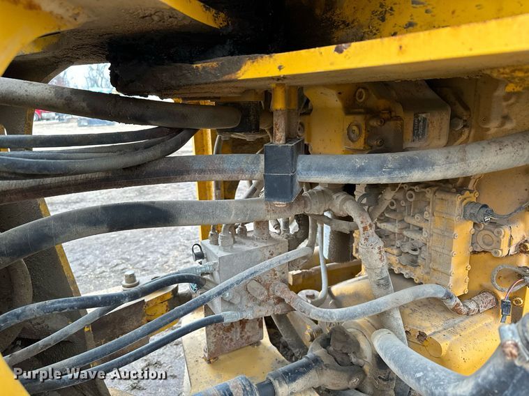 image for item LO9402 2010 John Deere 624K  wheel loader