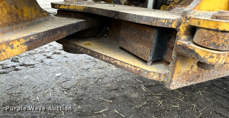 image for item LO9402 2010 John Deere 624K  wheel loader