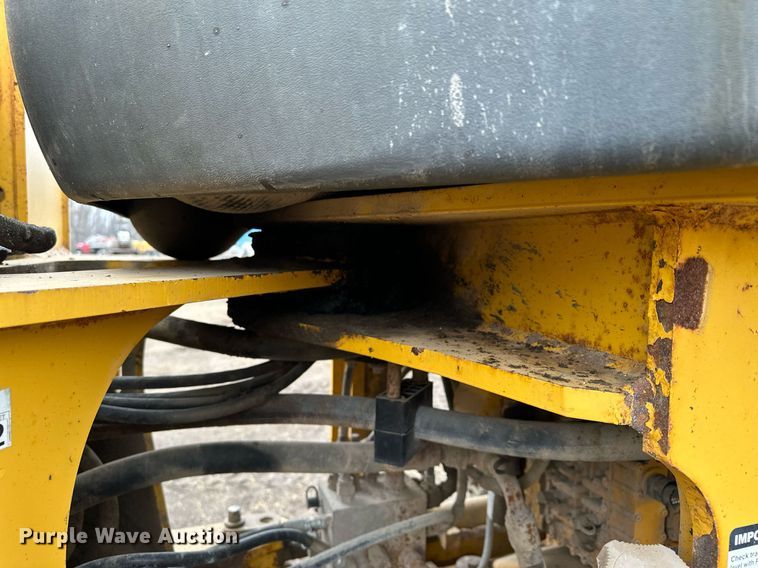 image for item LO9402 2010 John Deere 624K  wheel loader