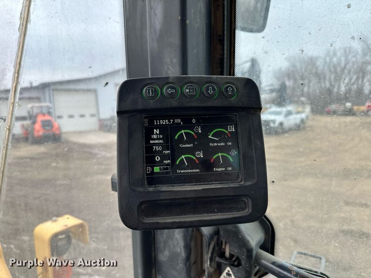 image for item LO9402 2010 John Deere 624K  wheel loader