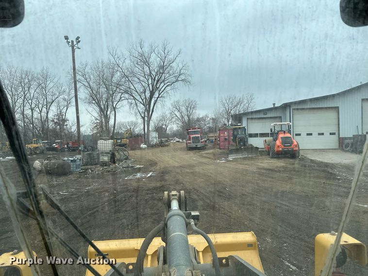 image for item LO9402 2010 John Deere 624K  wheel loader