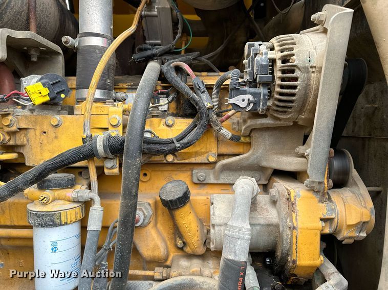 image for item LO9402 2010 John Deere 624K  wheel loader