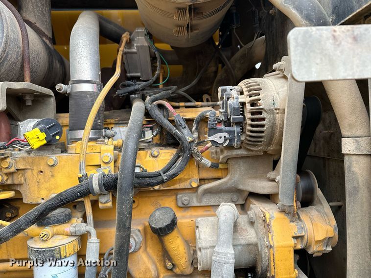 image for item LO9402 2010 John Deere 624K  wheel loader