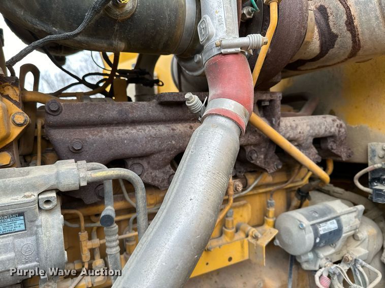 image for item LO9402 2010 John Deere 624K  wheel loader