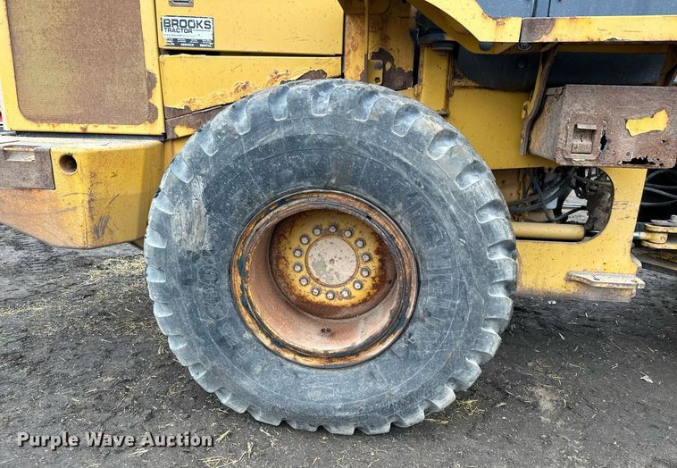 image for item LO9402 2010 John Deere 624K  wheel loader