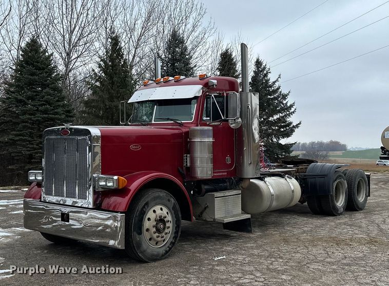 image for item LO9404 2001 Peterbilt 379  semi truck