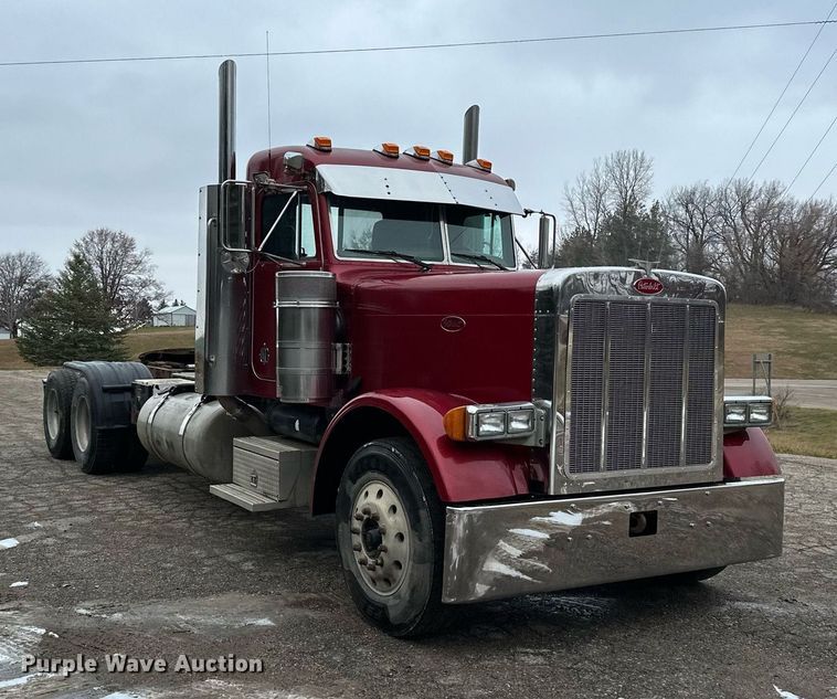 image for item LO9404 2001 Peterbilt 379  semi truck