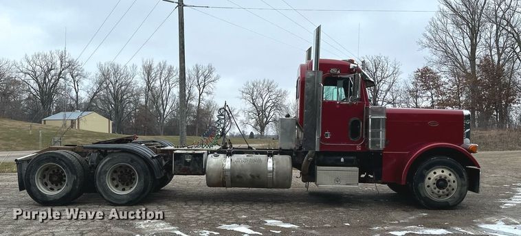 image for item LO9404 2001 Peterbilt 379  semi truck