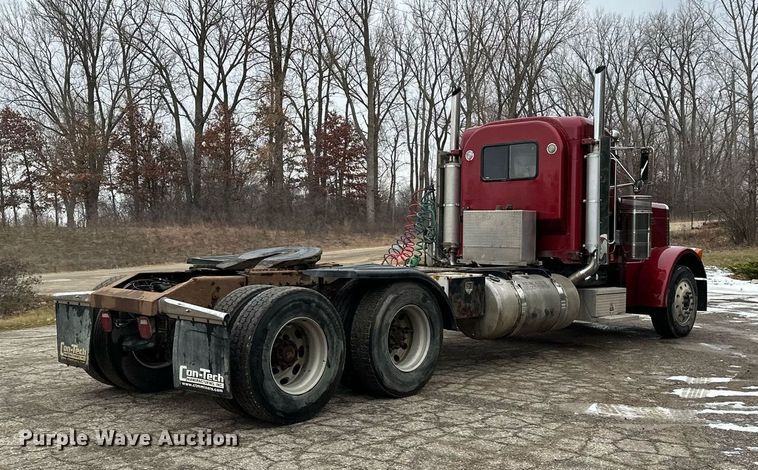 image for item LO9404 2001 Peterbilt 379  semi truck
