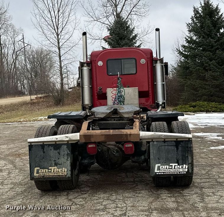 image for item LO9404 2001 Peterbilt 379  semi truck