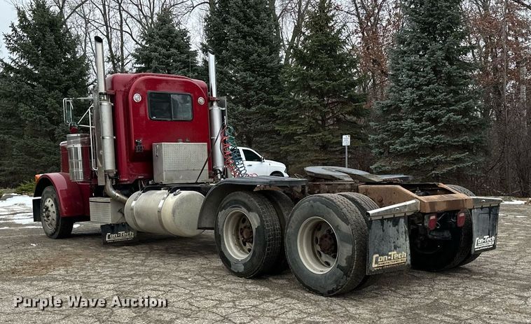 image for item LO9404 2001 Peterbilt 379  semi truck