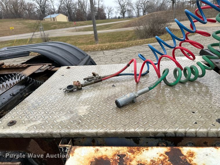 image for item LO9404 2001 Peterbilt 379  semi truck