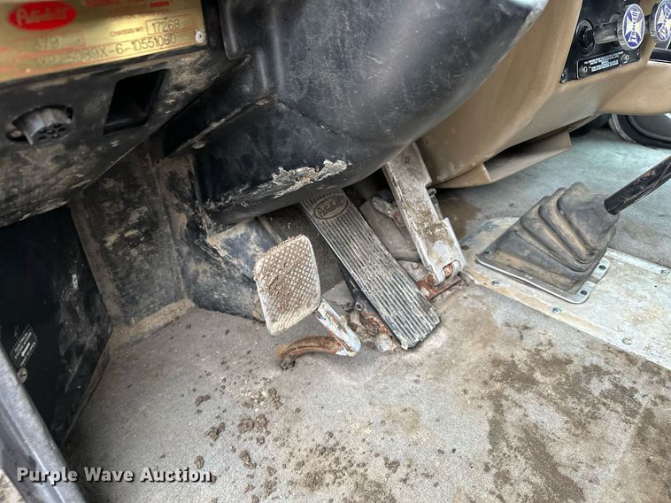 image for item LO9404 2001 Peterbilt 379  semi truck