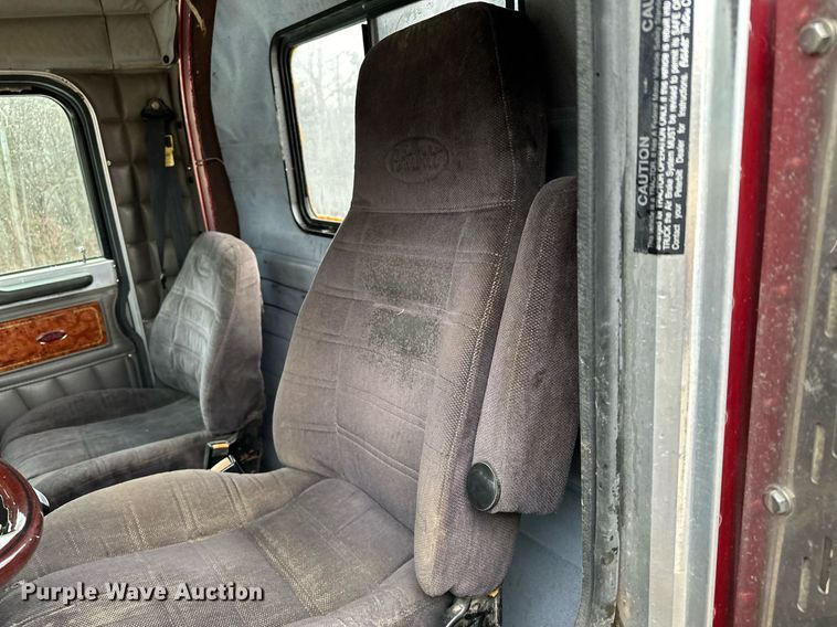 image for item LO9404 2001 Peterbilt 379  semi truck