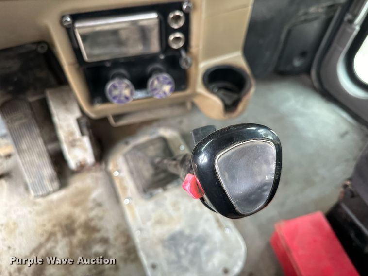 image for item LO9404 2001 Peterbilt 379  semi truck