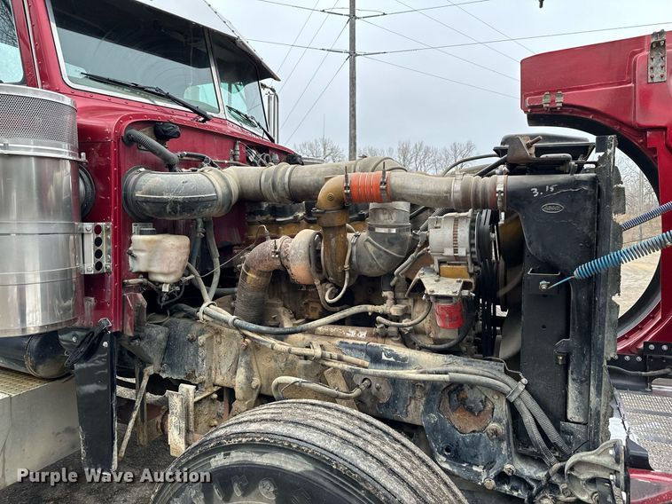 image for item LO9404 2001 Peterbilt 379  semi truck