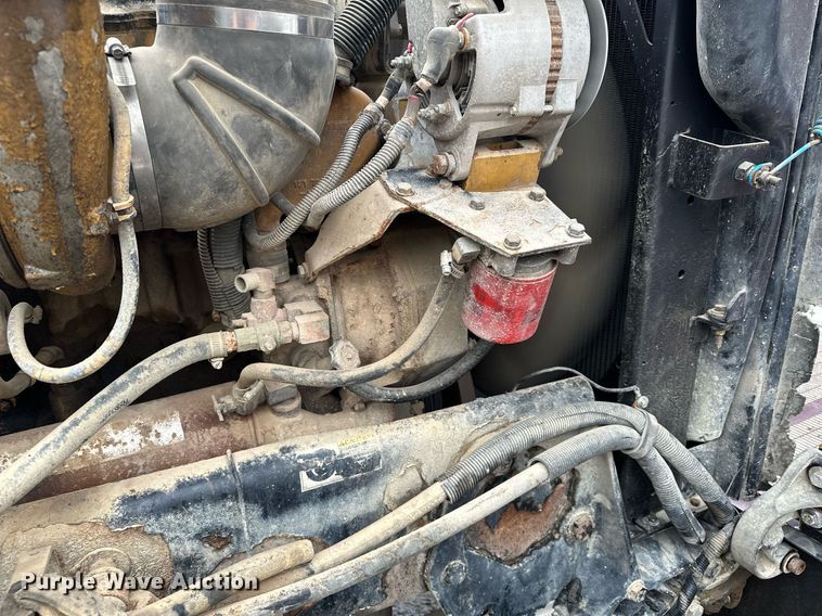 image for item LO9404 2001 Peterbilt 379  semi truck