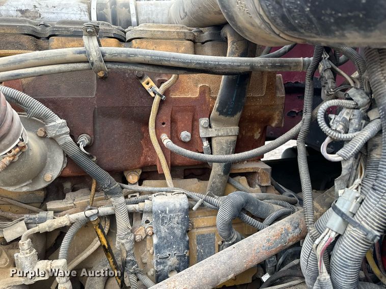 image for item LO9404 2001 Peterbilt 379  semi truck