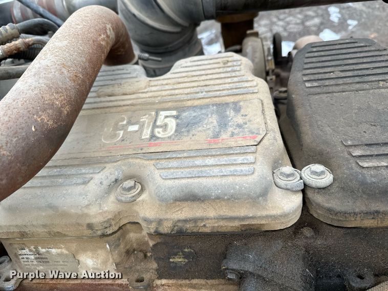 image for item LO9404 2001 Peterbilt 379  semi truck