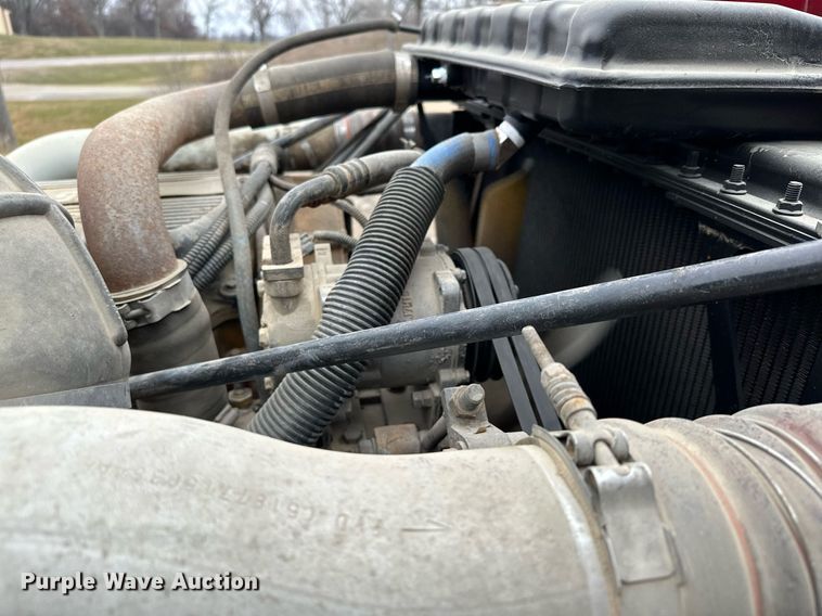 image for item LO9404 2001 Peterbilt 379  semi truck