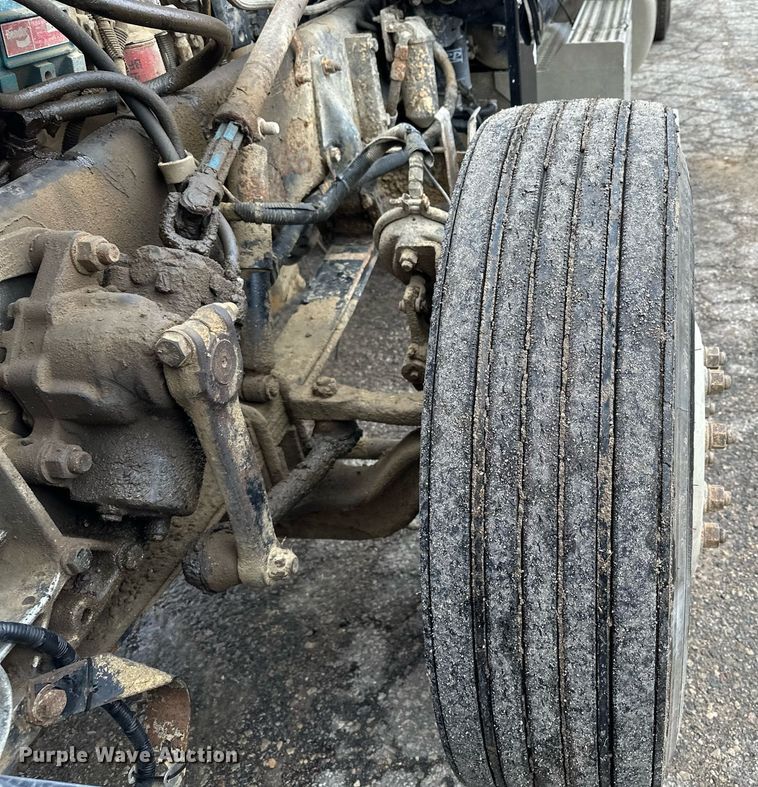 image for item LO9404 2001 Peterbilt 379  semi truck