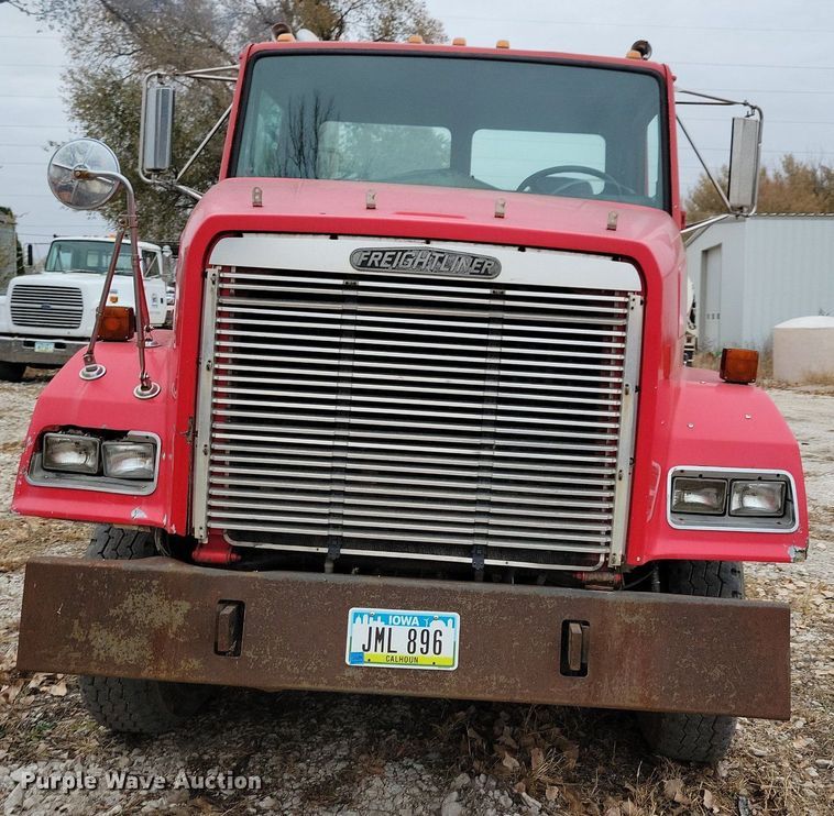 image for item LO9963 1989 Freightliner FLC 112  roll-off container truck