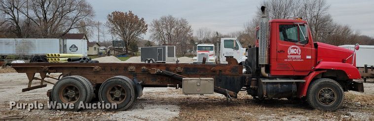 image for item LO9963 1989 Freightliner FLC 112  roll-off container truck