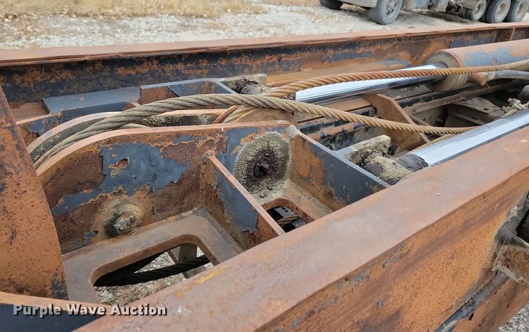 image for item LO9963 1989 Freightliner FLC 112  roll-off container truck