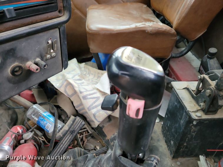 image for item LO9963 1989 Freightliner FLC 112  roll-off container truck