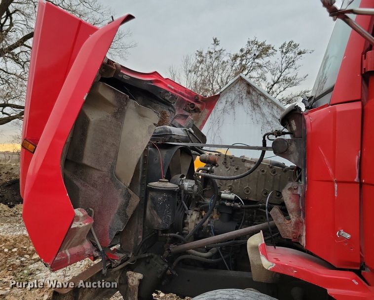 image for item LO9963 1989 Freightliner FLC 112  roll-off container truck