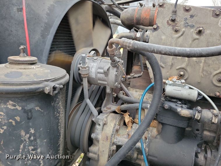 image for item LO9963 1989 Freightliner FLC 112  roll-off container truck