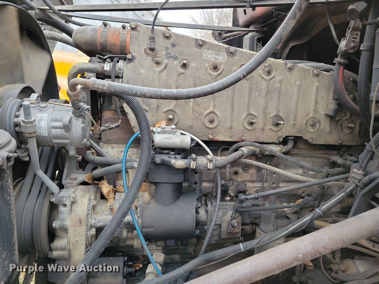 image for item LO9963 1989 Freightliner FLC 112  roll-off container truck